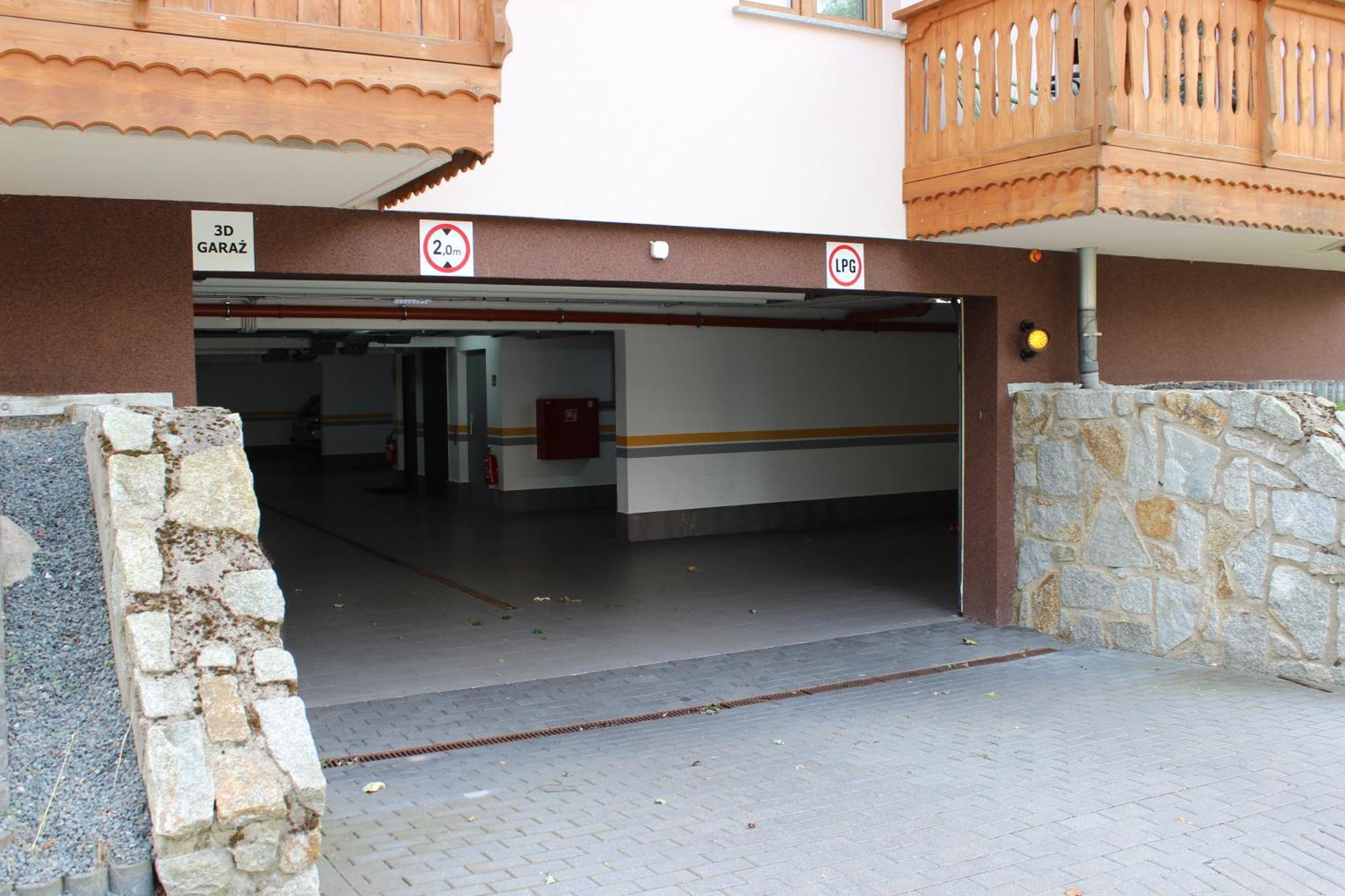 Apartament Blisko Centrum Z Garazem 卡尔帕奇 外观 照片